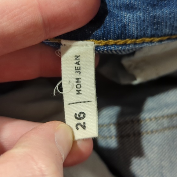 Pacsun Light Wash High Rise Straight Leg. ***they fit more like a 25 - Picture 7 of 8